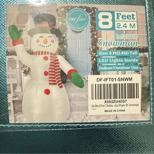 👉 8ft Lighted Christmas Snowman Inflatable with Fan and Ropes for Indoor Outdoor